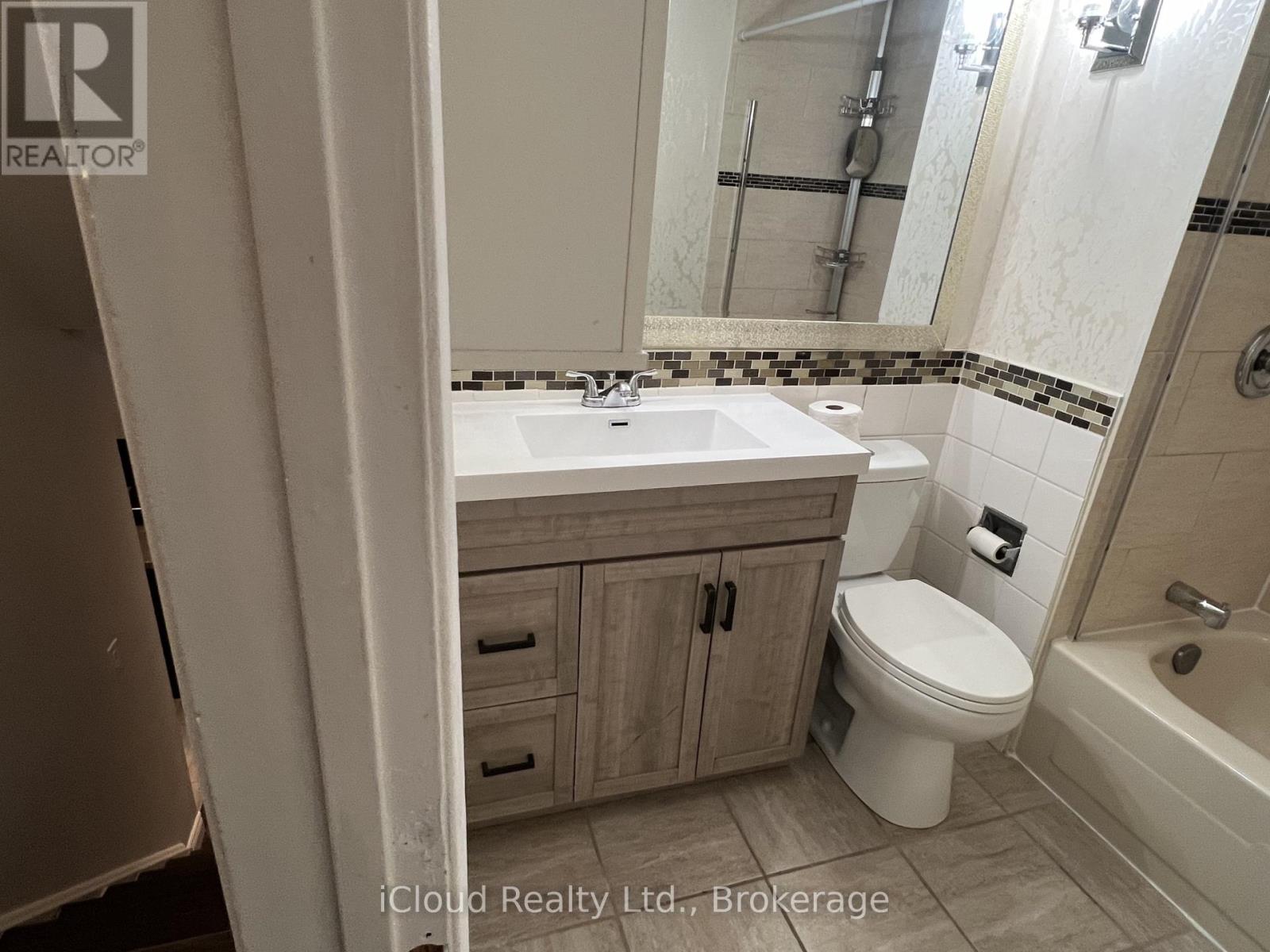 30 Salisbury Circle, Brampton, Ontario  L6V 2Z5 - Photo 16 - W13118814