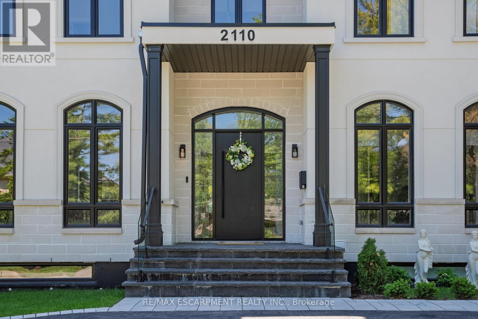 2110 Stonehouse Crescent, Mississauga, Ontario  L5H 3J1 - Photo 5 - W13118860