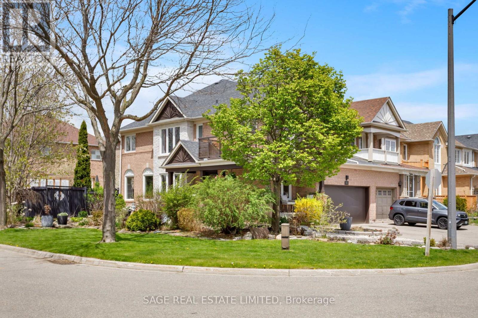 1463 Daventry Court, Mississauga, Ontario  L5N 7Z1 - Photo 2 - W13118882