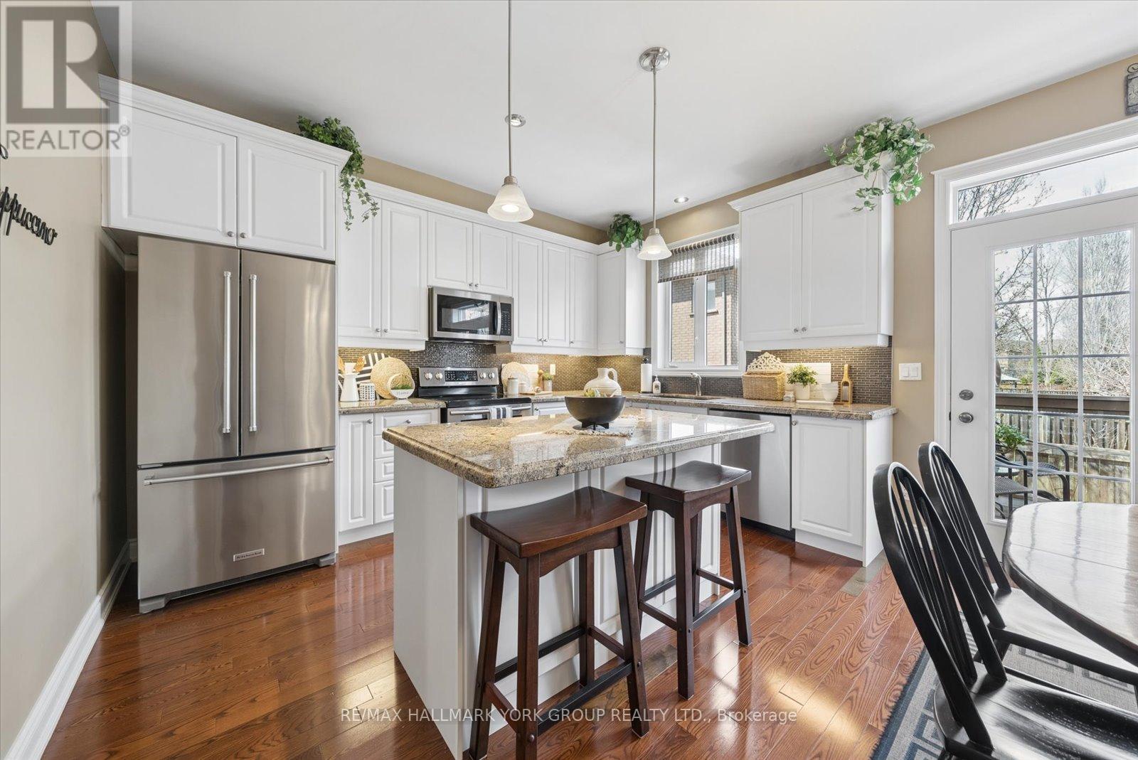 202 Duskywing Way, Oakville, Ontario  L6L 6X4 - Photo 4 - W13118906