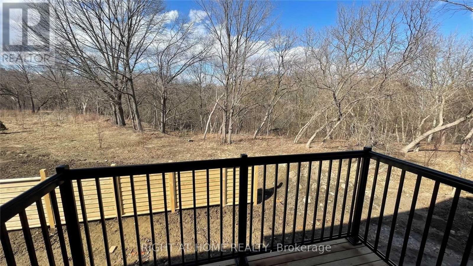 8 Creekbank Road, Toronto, Ontario  M6L 0A4 - Photo 10 - W13118918