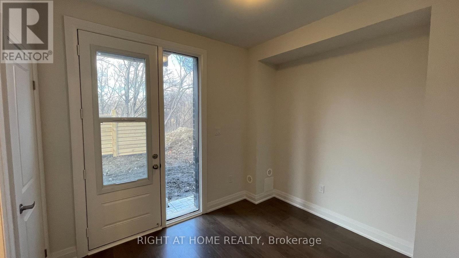 8 Creekbank Road, Toronto, Ontario  M6L 0A4 - Photo 12 - W13118918