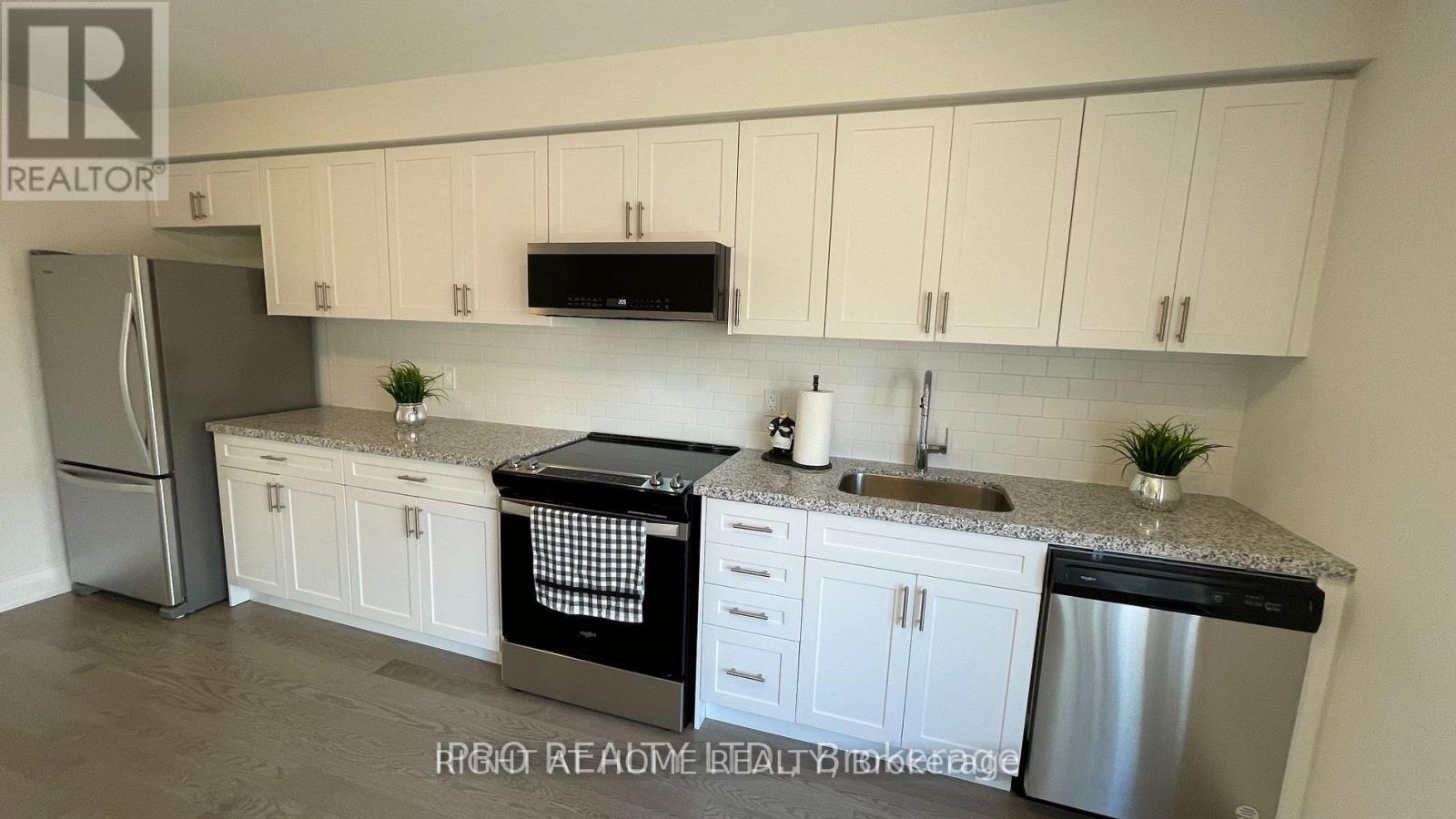 8 Creekbank Road, Toronto, Ontario  M6L 0A4 - Photo 15 - W13118918