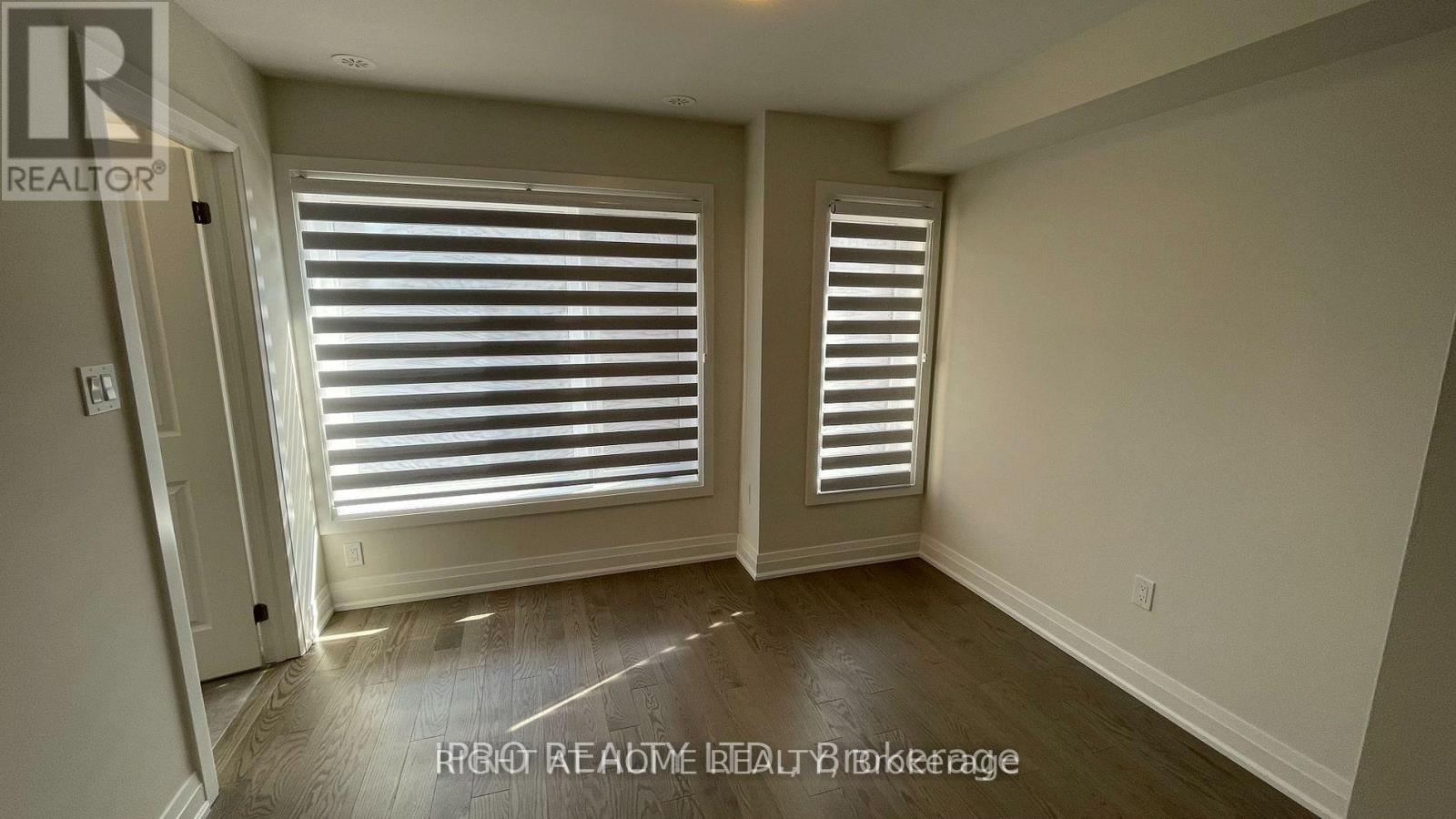 8 Creekbank Road, Toronto, Ontario  M6L 0A4 - Photo 17 - W13118918