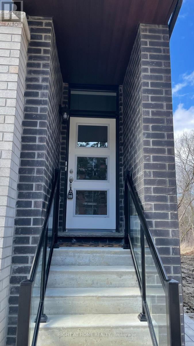 8 Creekbank Road, Toronto, Ontario  M6L 0A4 - Photo 3 - W13118918