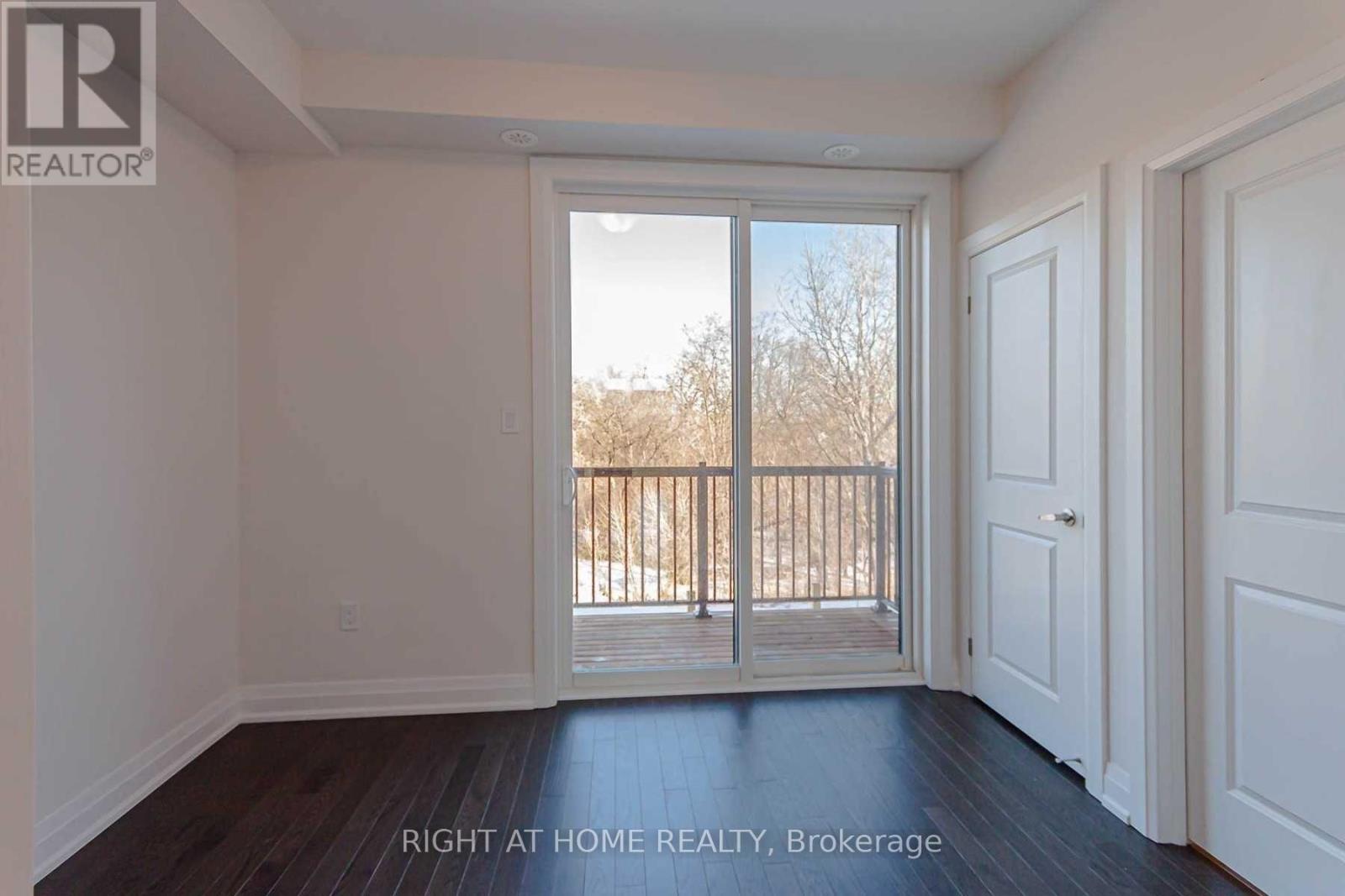 8 Creekbank Road, Toronto, Ontario  M6L 0A4 - Photo 8 - W13118918