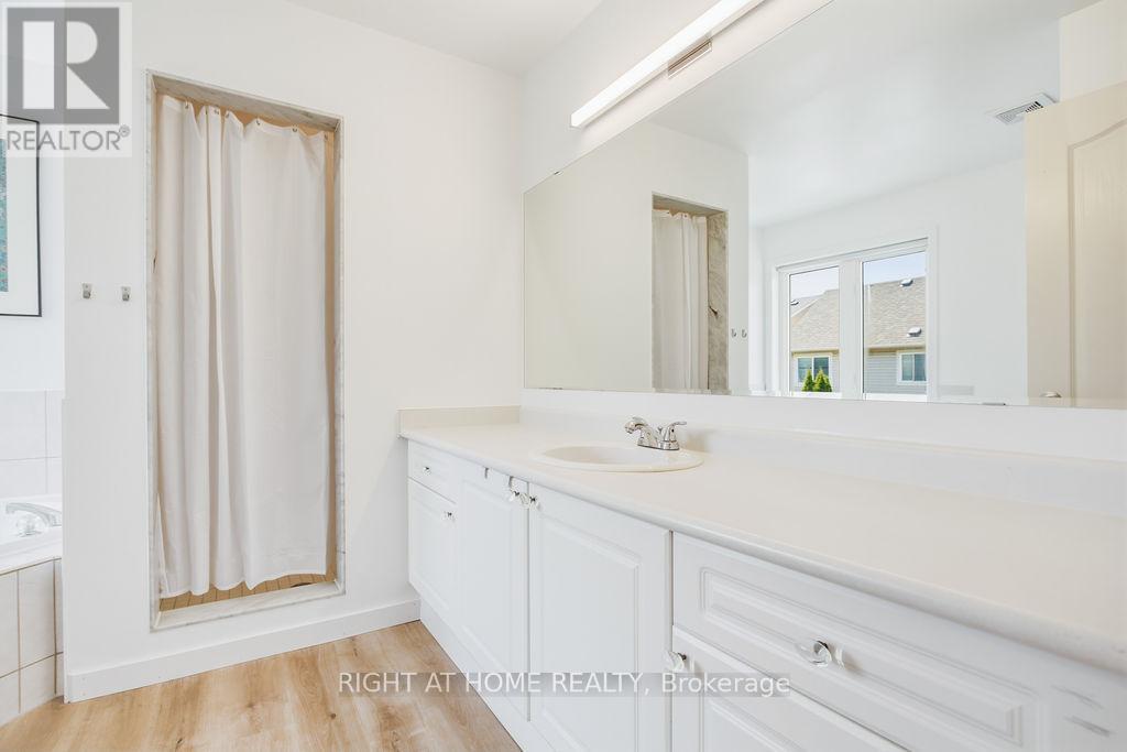 5914 Blue Spruce Avenue, Burlington, Ontario  L7L 6T3 - Photo 29 - W13118922