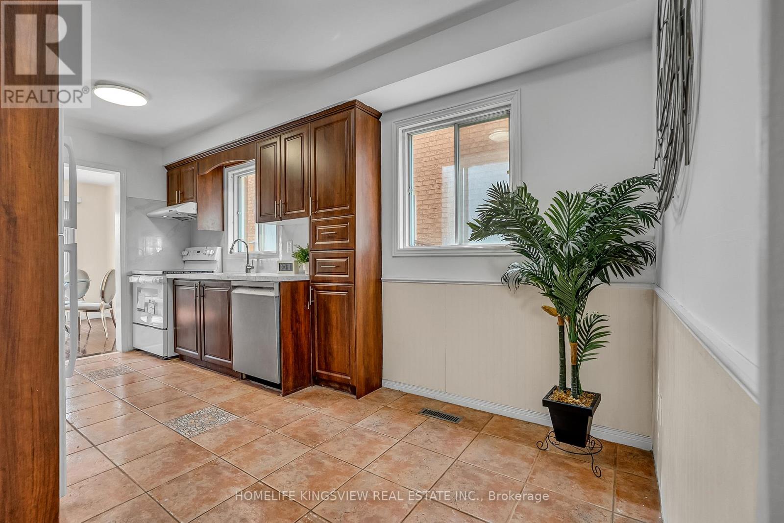 5502 Cosmic Crescent, Mississauga, Ontario  L4Z 3R9 - Photo 24 - W13118962