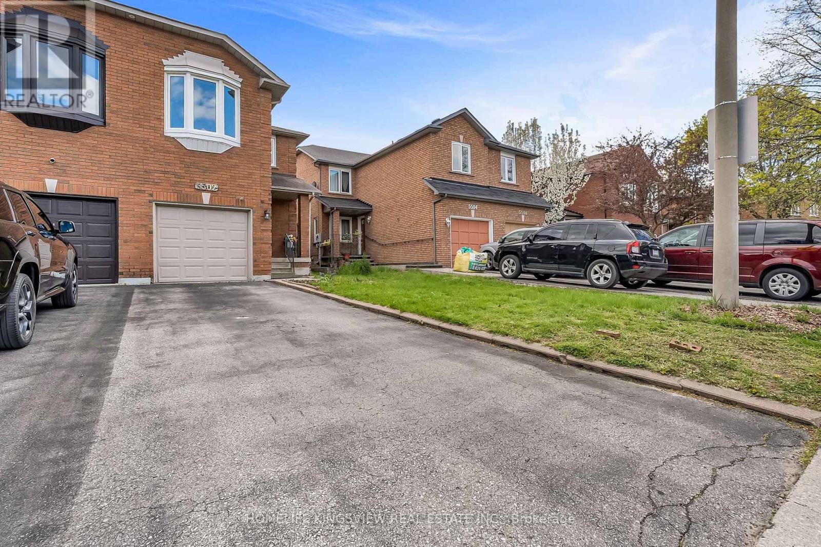 5502 Cosmic Crescent, Mississauga, Ontario  L4Z 3R9 - Photo 3 - W13118962