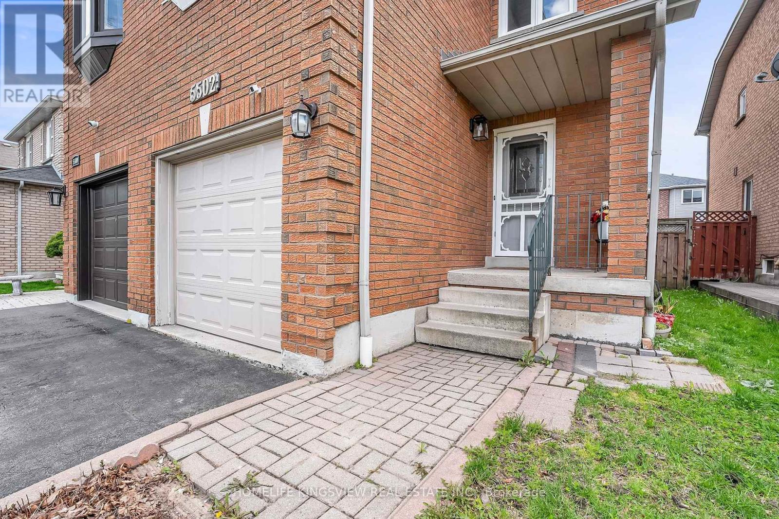 5502 Cosmic Crescent, Mississauga, Ontario  L4Z 3R9 - Photo 4 - W13118962
