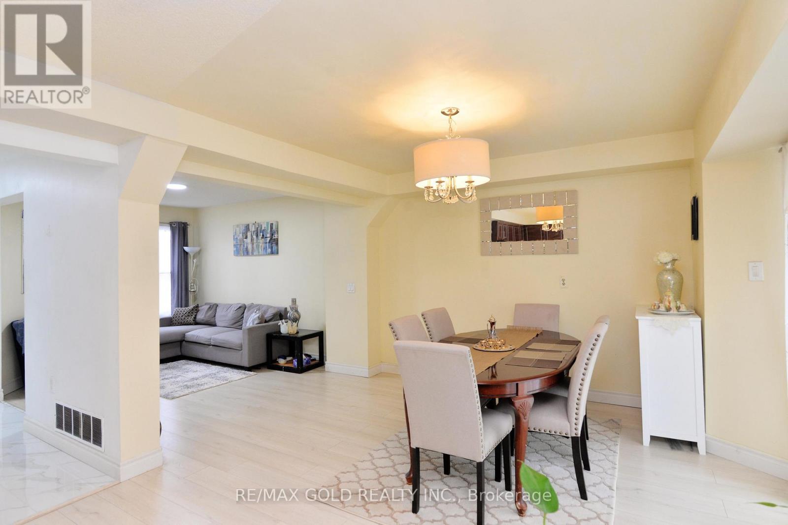 Main/2nd Floor - 9 Ravenswood Drive, Brampton, Ontario  L6Y 3Y5 - Photo 16 - W13119006