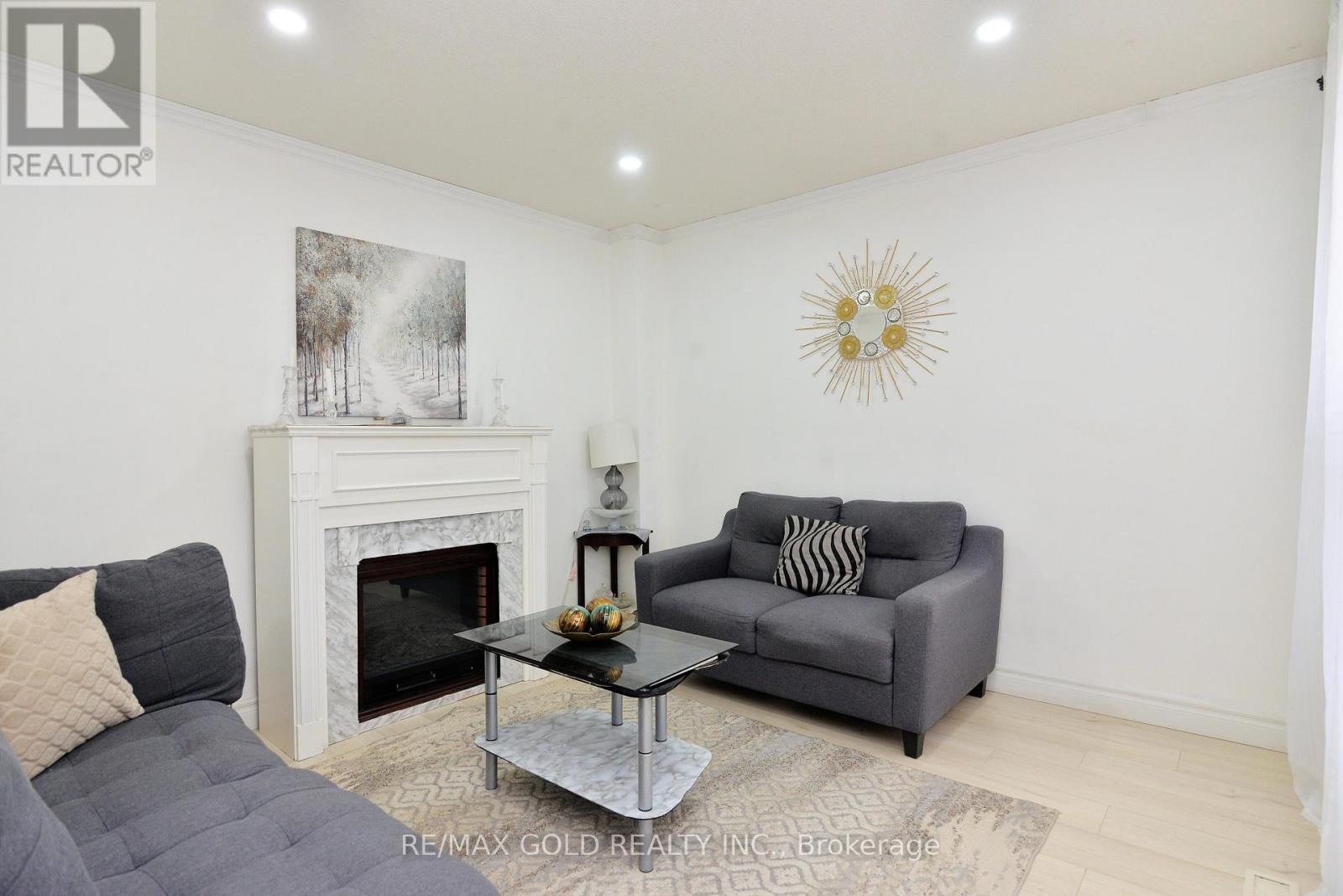 Main/2nd Floor - 9 Ravenswood Drive, Brampton, Ontario  L6Y 3Y5 - Photo 8 - W13119006