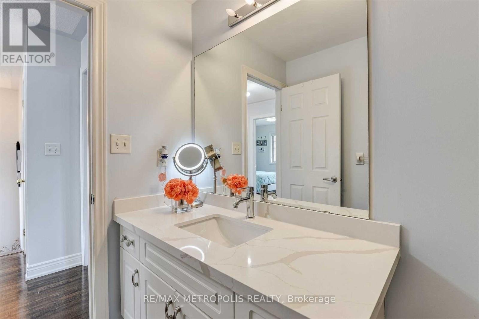 Main - 24 Viceroy Crescent, Brampton, Ontario  L7A 1V6 - Photo 4 - W13119020