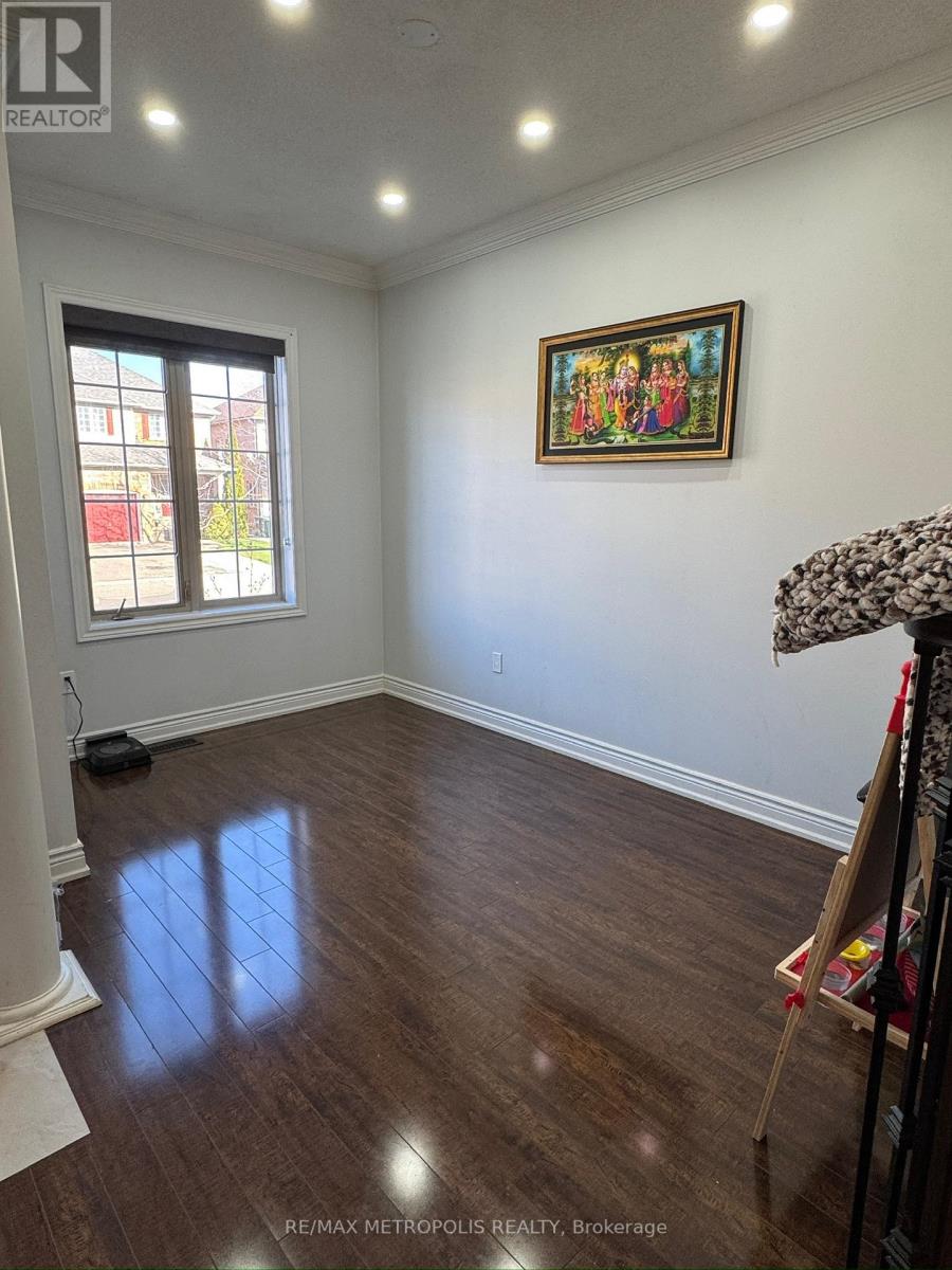 Main - 24 Viceroy Crescent, Brampton, Ontario  L7A 1V6 - Photo 9 - W13119020