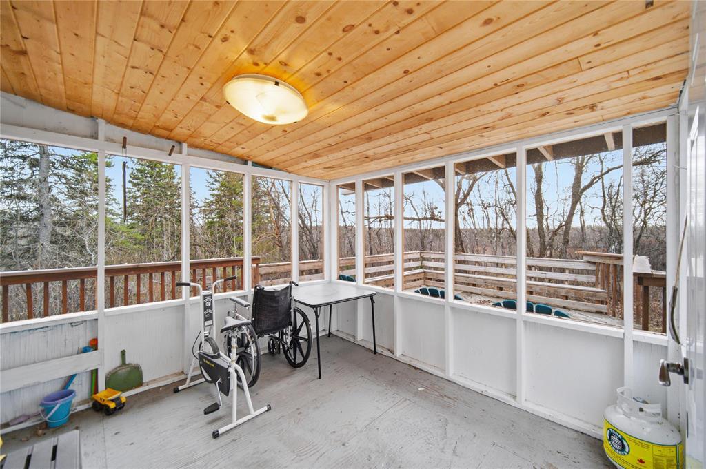 13 Block 6 Road, Whiteshell Provincial Pk, Manitoba  R0E 0N0 - Photo 13 - 202610323