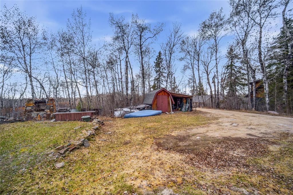 13 Block 6 Road, Whiteshell Provincial Pk, Manitoba  R0E 0N0 - Photo 17 - 202610323