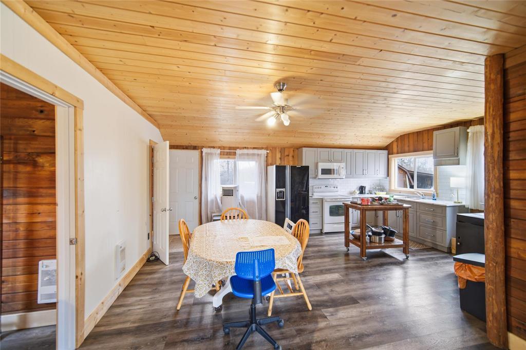 13 Block 6 Road, Whiteshell Provincial Pk, Manitoba  R0E 0N0 - Photo 8 - 202610323