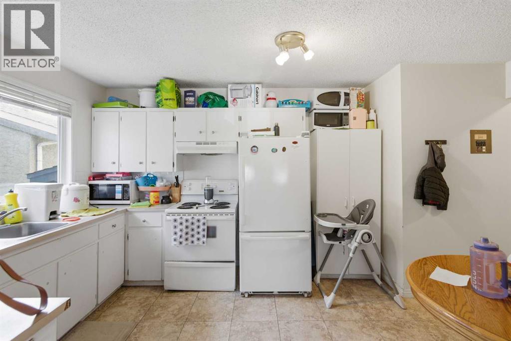 6131 Bowness Road Nw, Calgary, Alberta  T3B 0C9 - Photo 11 - A2296697