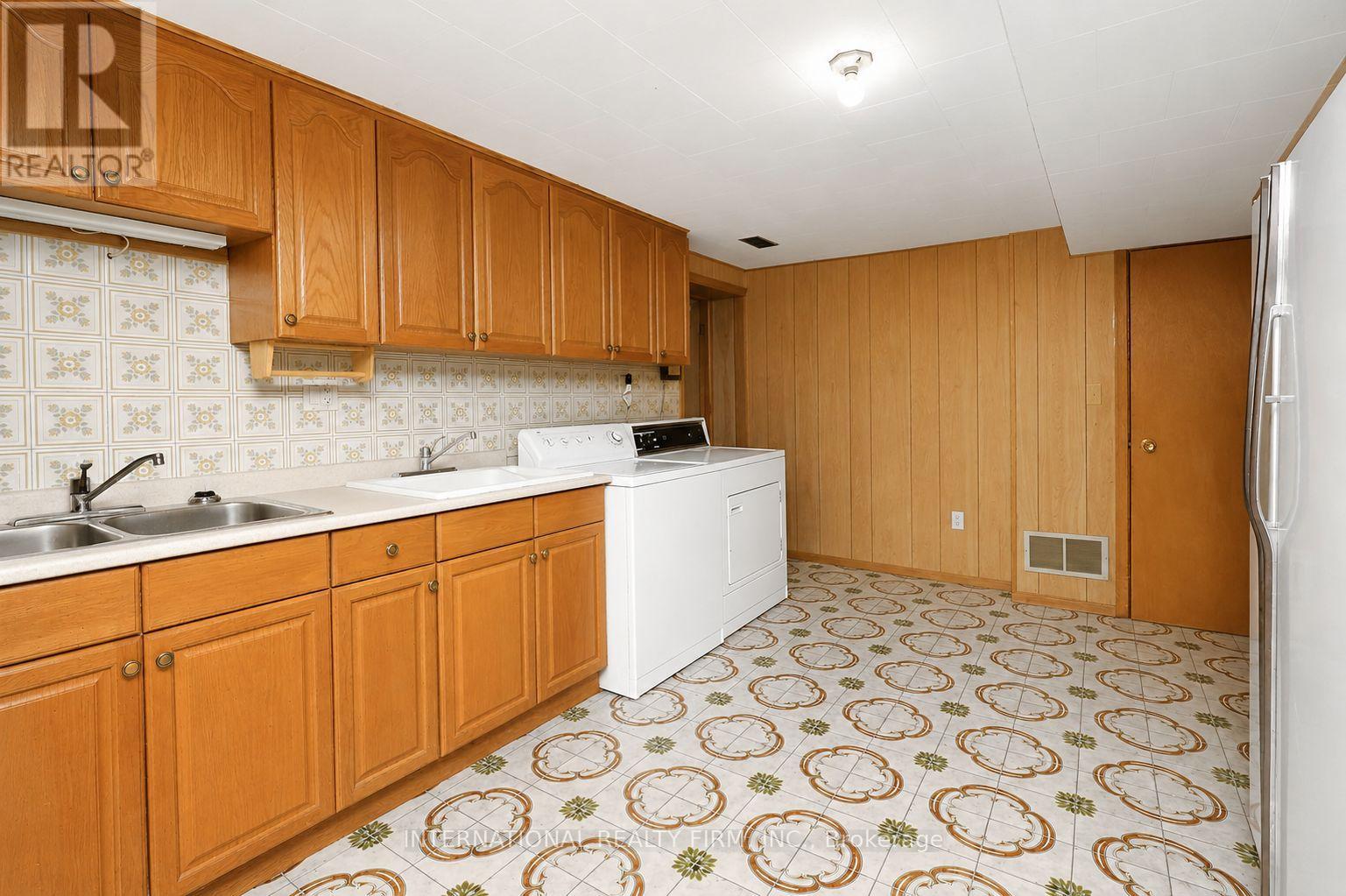 24 Morgan Avenue, Toronto, Ontario  M8Y 2Z8 - Photo 30 - W13118072