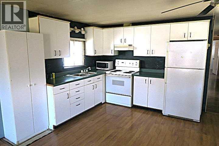 4 21a St Close, Bowden, Alberta  T0M 0K0 - Photo 2 - A2306884