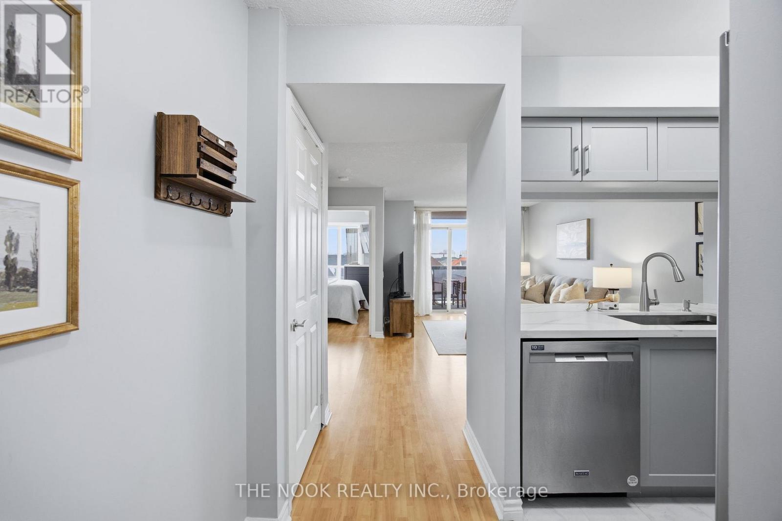 332 - 18 Mondeo Drive, Toronto, Ontario  M1P 5C8 - Photo 2 - E13119172