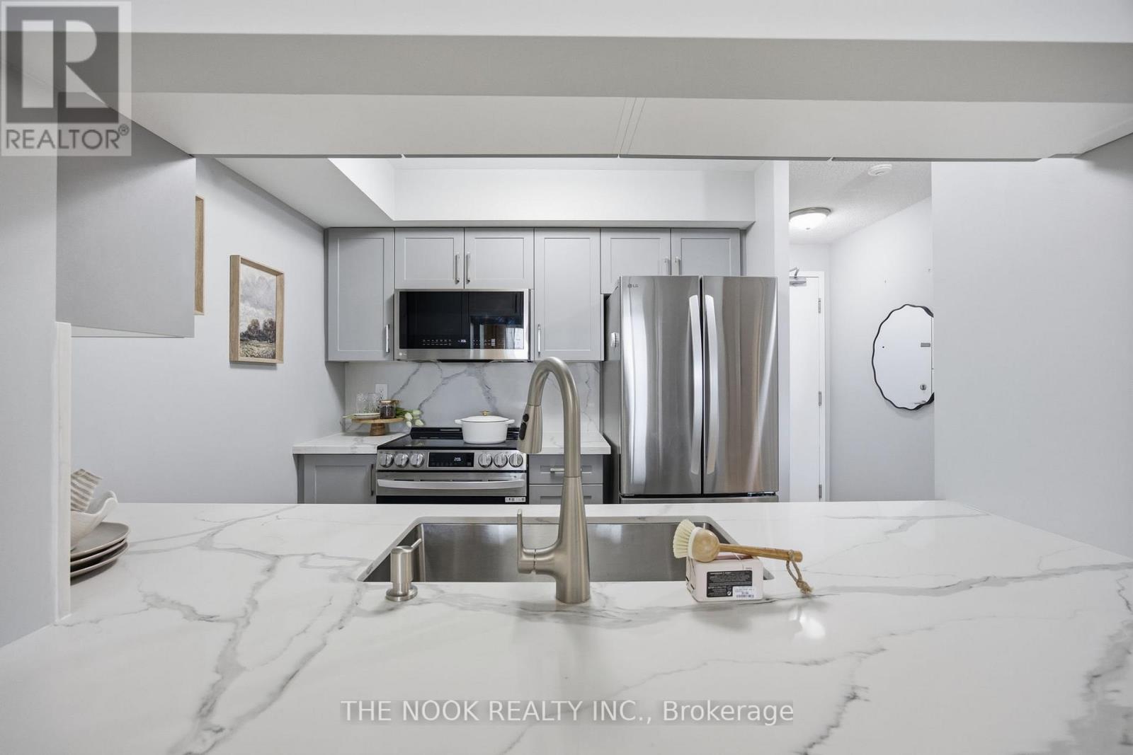332 - 18 Mondeo Drive, Toronto, Ontario  M1P 5C8 - Photo 4 - E13119172