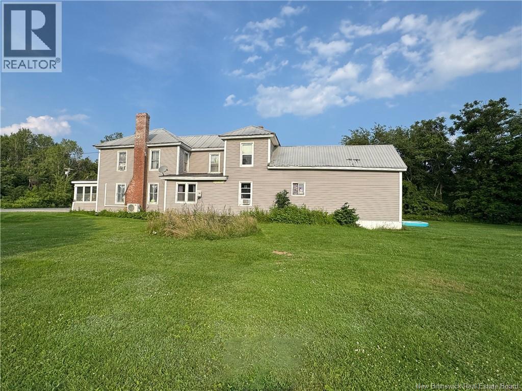 3559 Route 585, Grafton, New Brunswick  E7N 1H7 - Photo 2 - NB133264