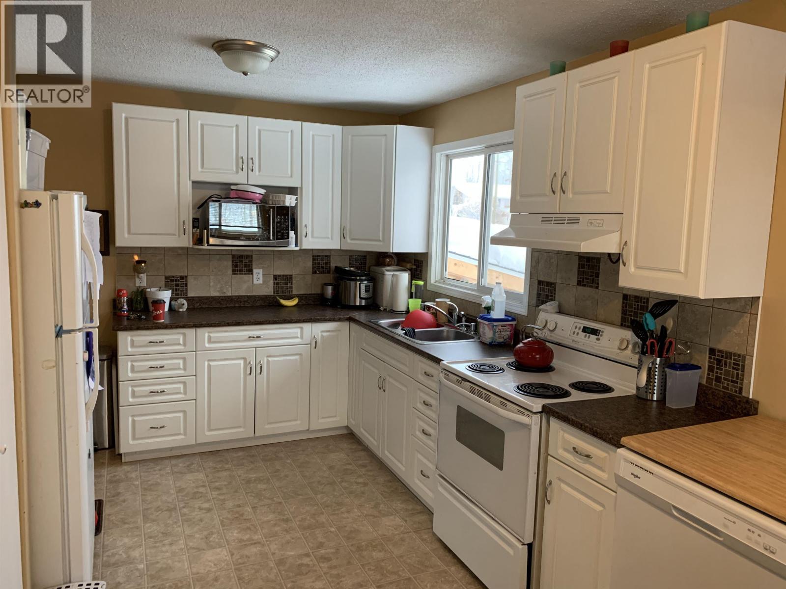 5411 54 W Avenue, Fort Nelson, British Columbia  V0C 1R0 - Photo 22 - R3086176