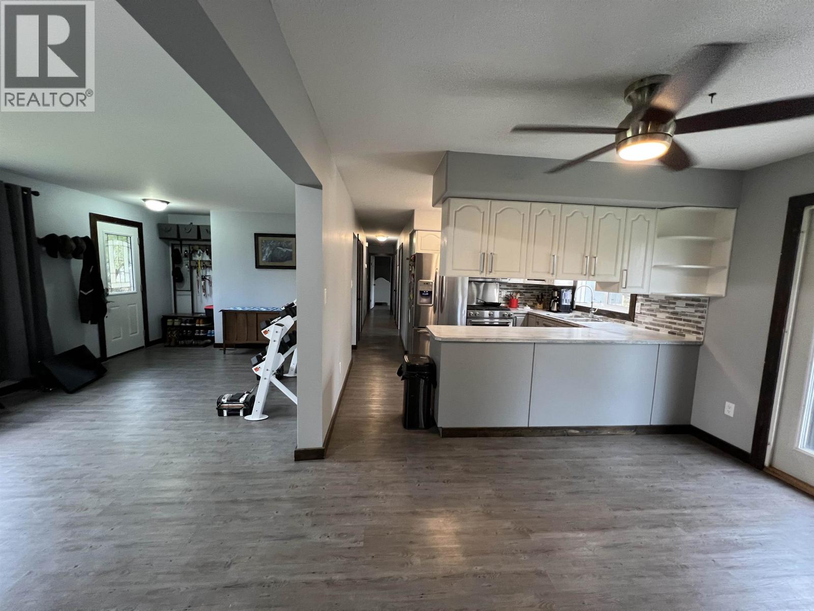 5116 Sunset Drive, Fort Nelson, British Columbia  V0C 1R0 - Photo 13 - R3089531