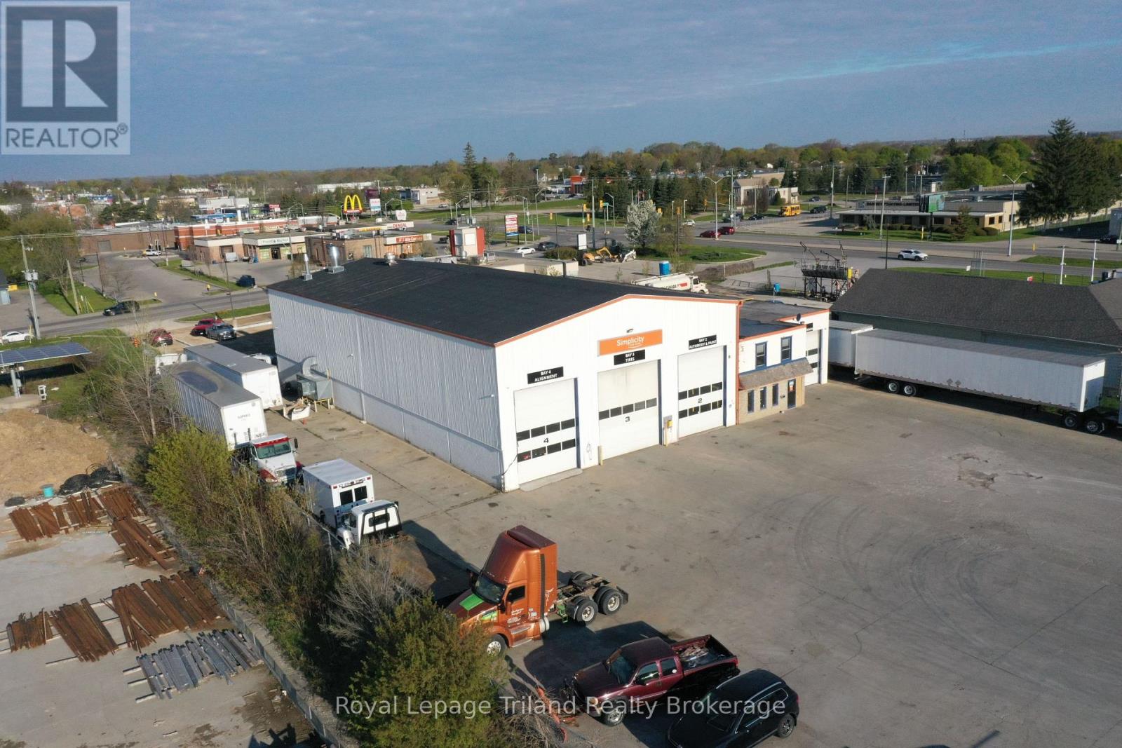 12 Churchill Place, Woodstock, Ontario  N4S 7V9 - Photo 2 - X13119110