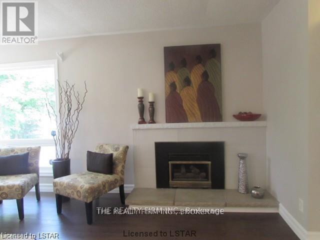 683 Fanshawe Park Road E, London North, Ontario  N5X 1L4 - Photo 3 - X12758522