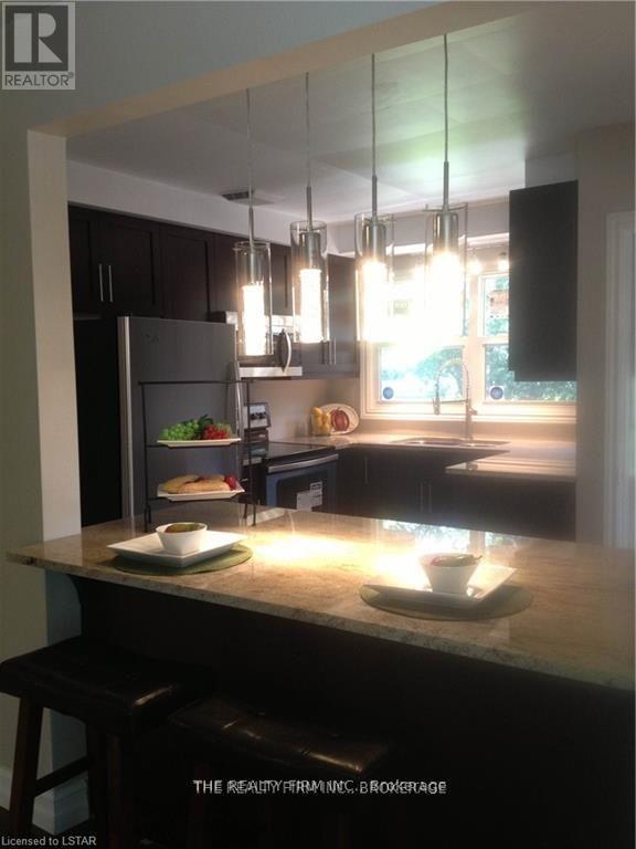 683 Fanshawe Park Road E, London North, Ontario  N5X 1L4 - Photo 6 - X12758522