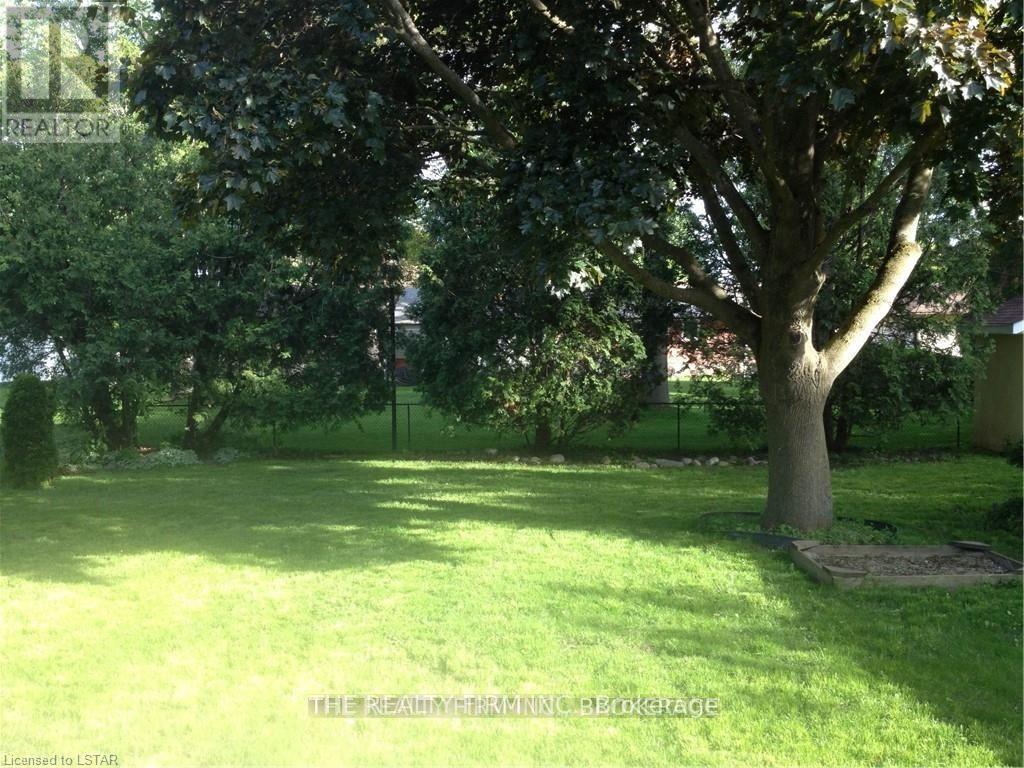 683 Fanshawe Park Road E, London North, Ontario  N5X 1L4 - Photo 16 - X12758522