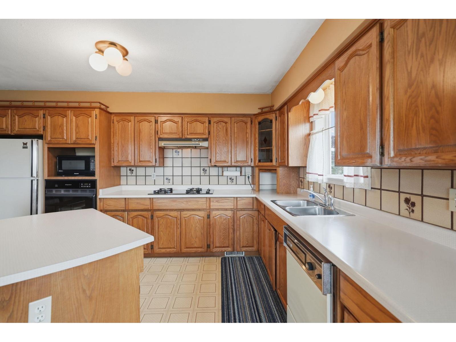 46337 Christina Drive, Sardis East Vedder, Chilliwack, British Columbia  V2R 2B5 - Photo 16 - R3122832