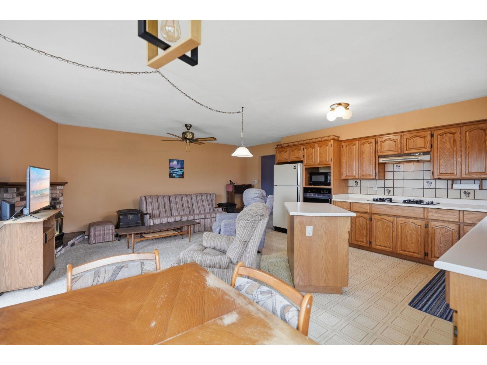 46337 Christina Drive, Sardis East Vedder, Chilliwack, British Columbia  V2R 2B5 - Photo 15 - R3122832