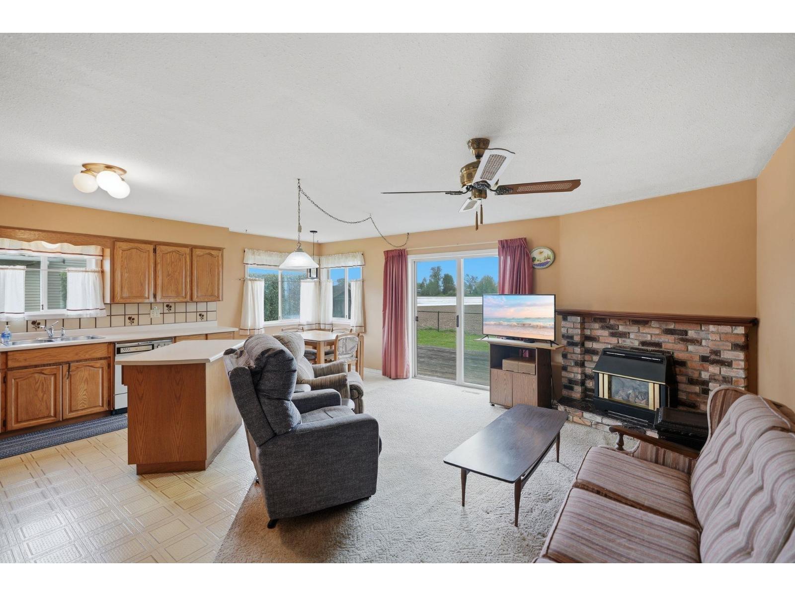 46337 Christina Drive, Sardis East Vedder, Chilliwack, British Columbia  V2R 2B5 - Photo 4 - R3122832