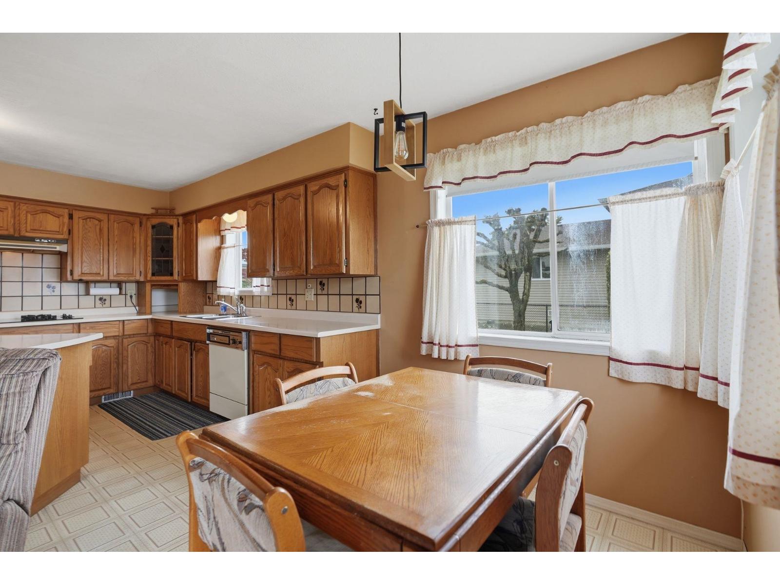 46337 Christina Drive, Sardis East Vedder, Chilliwack, British Columbia  V2R 2B5 - Photo 14 - R3122832