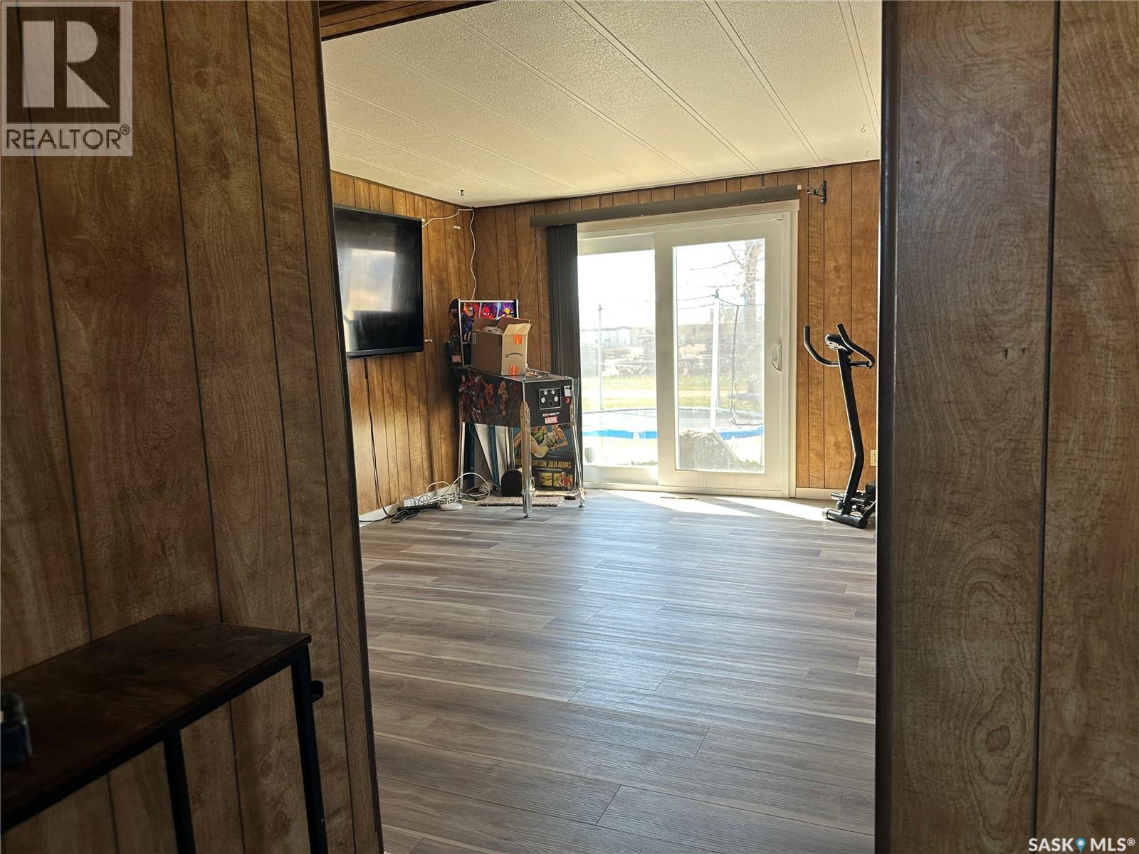 129 Laing Crescent, Weyburn, Saskatchewan  S4H 2R8 - Photo 2 - SK035578