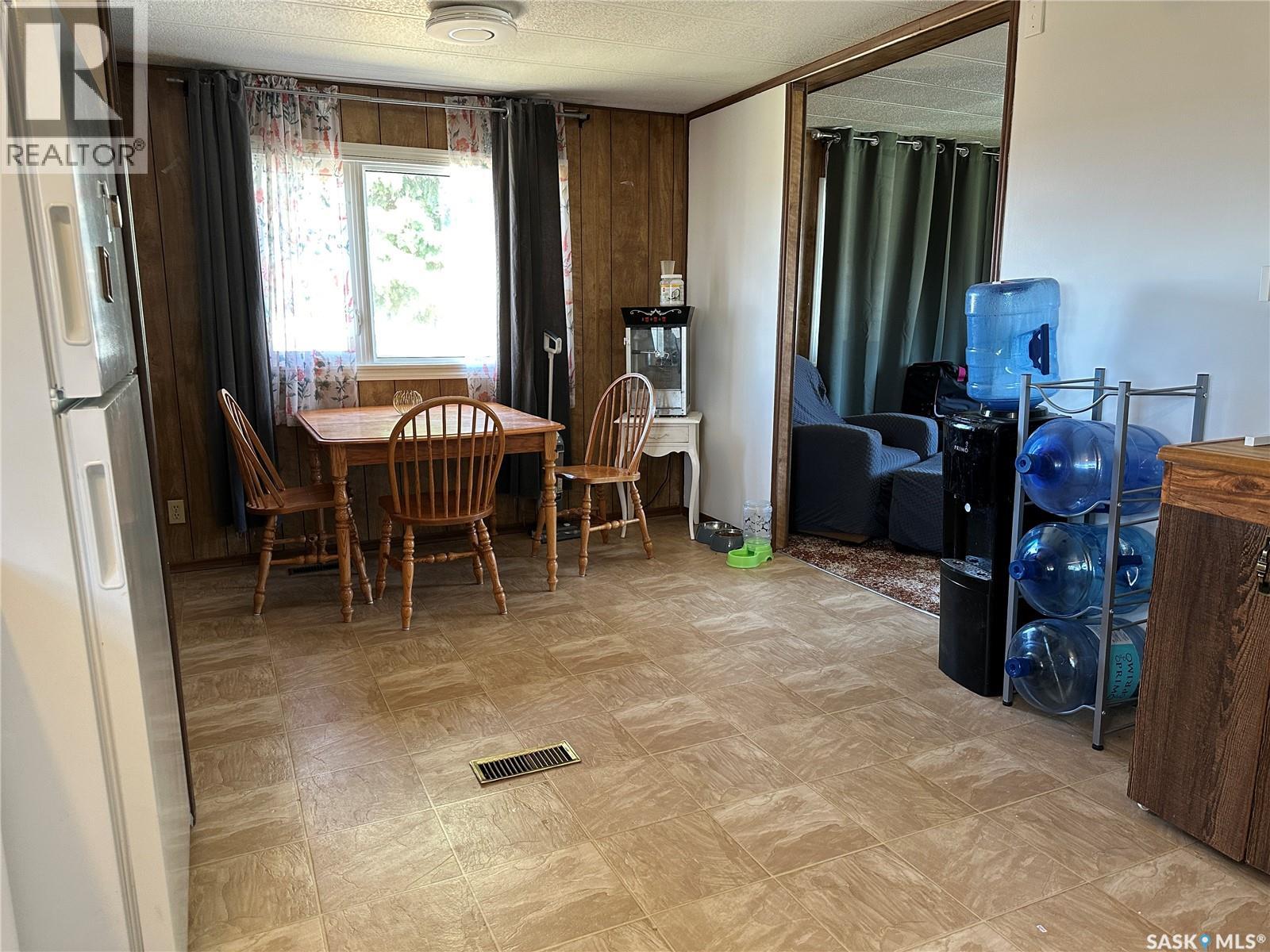 129 Laing Crescent, Weyburn, Saskatchewan  S4H 2R8 - Photo 7 - SK035578