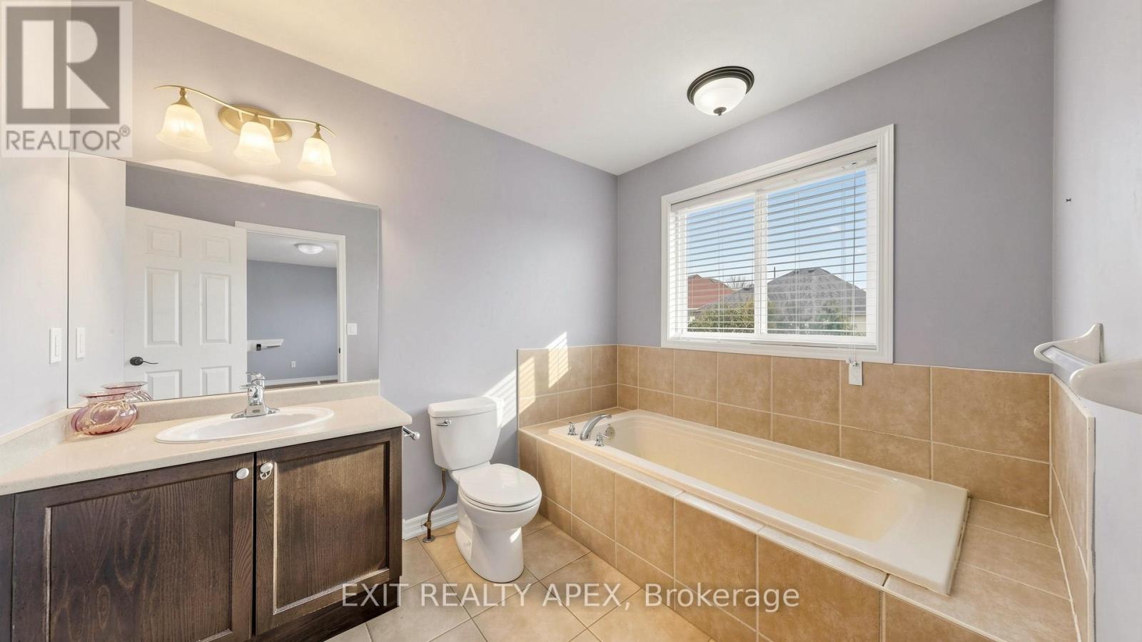 1311 Macinally Court, Oshawa, Ontario  L1K 0B6 - Photo 28 - E13090160