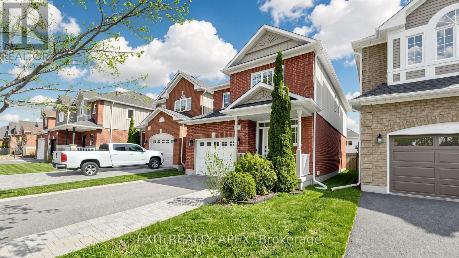 1311 Macinally Court, Oshawa, Ontario  L1K 0B6 - Photo 3 - E13090160