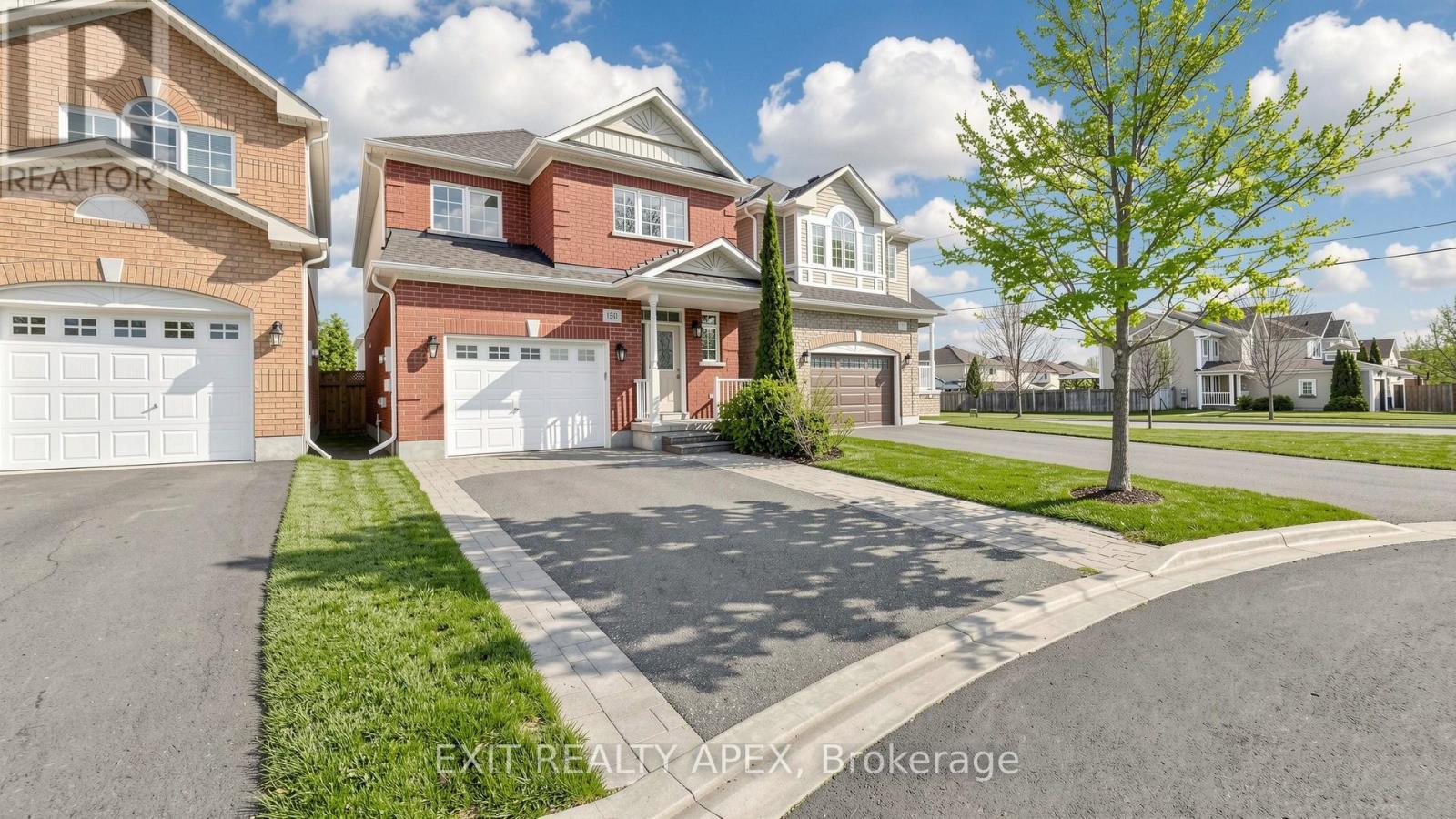 1311 Macinally Court, Oshawa, Ontario  L1K 0B6 - Photo 2 - E13090160