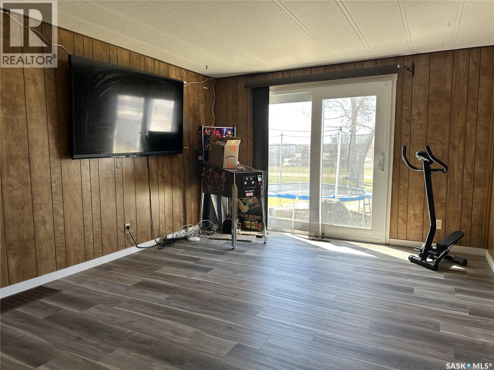 129 Laing Crescent, Weyburn, Saskatchewan  S4H 2R8 - Photo 12 - SK035578