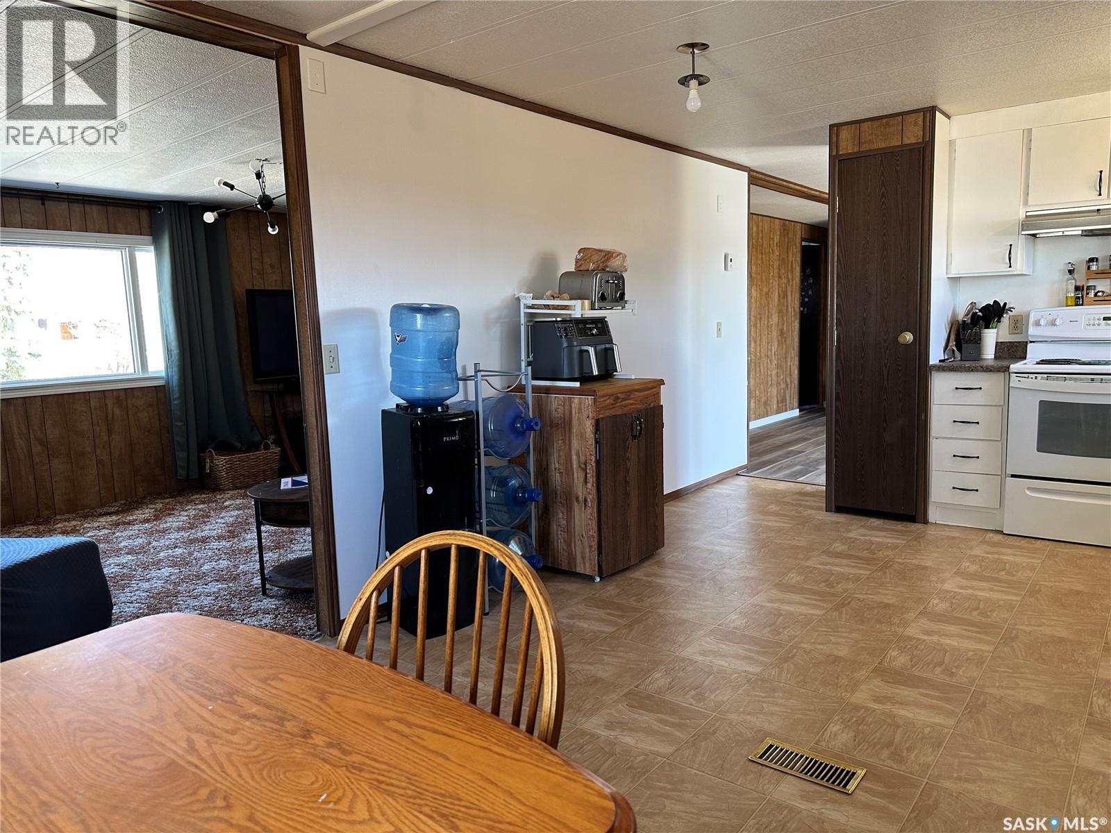 129 Laing Crescent, Weyburn, Saskatchewan  S4H 2R8 - Photo 9 - SK035578