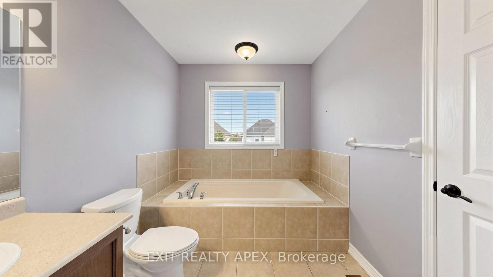 1311 Macinally Court, Oshawa, Ontario  L1K 0B6 - Photo 30 - E13090160