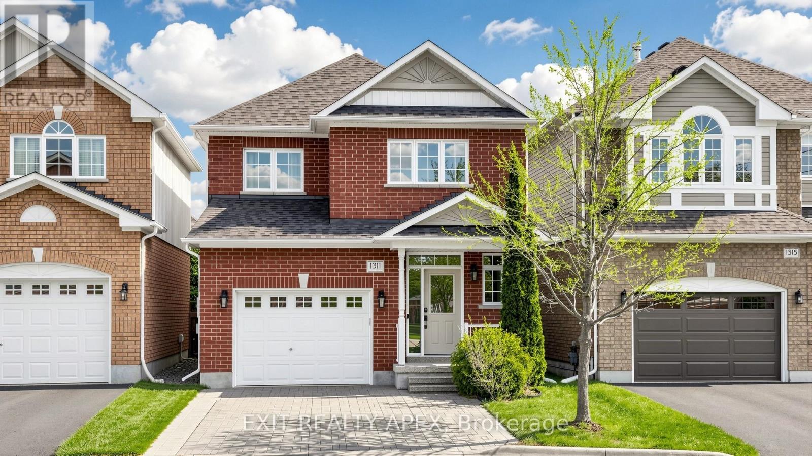 1311 Macinally Court, Oshawa, Ontario  L1K 0B6 - Photo 4 - E13090160