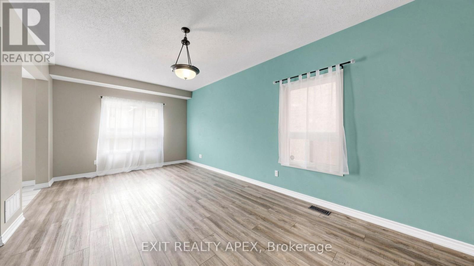 1311 Macinally Court, Oshawa, Ontario  L1K 0B6 - Photo 6 - E13090160
