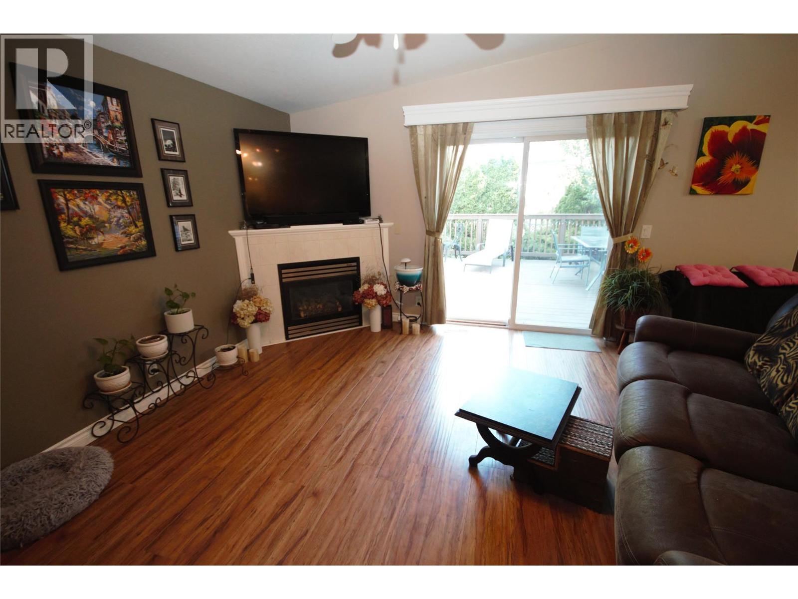 270 Road 2, Oliver, British Columbia  V0H 1T9 - Photo 4 - 10387048