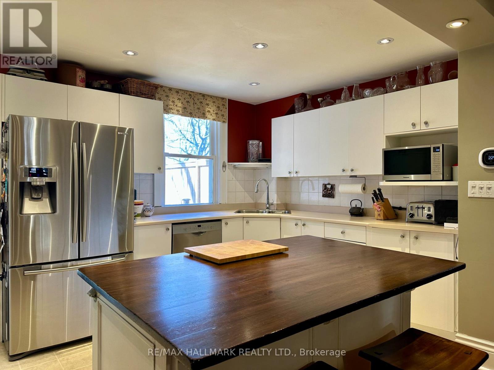 145 Castlefield Avenue, Toronto, Ontario  M4R 1G6 - Photo 11 - C13119116