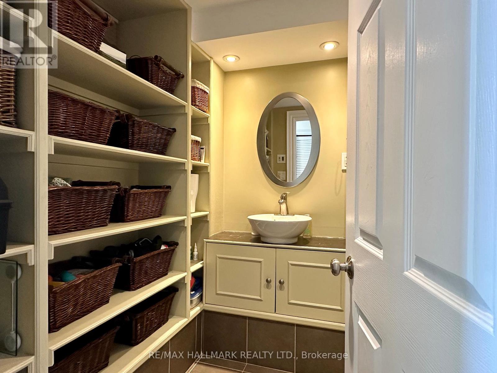 145 Castlefield Avenue, Toronto, Ontario  M4R 1G6 - Photo 16 - C13119116